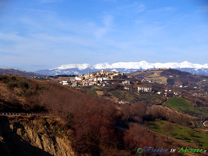 01-P1011033+.jpg - 01-P1011033+.jpg - Panorama del borgo.